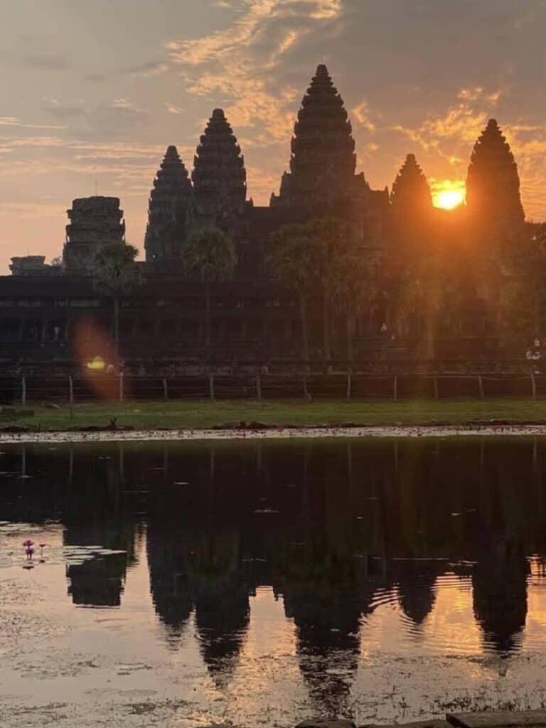 private tour guide angkor wat